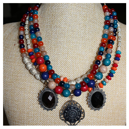 Color multi-layer fashion necklace